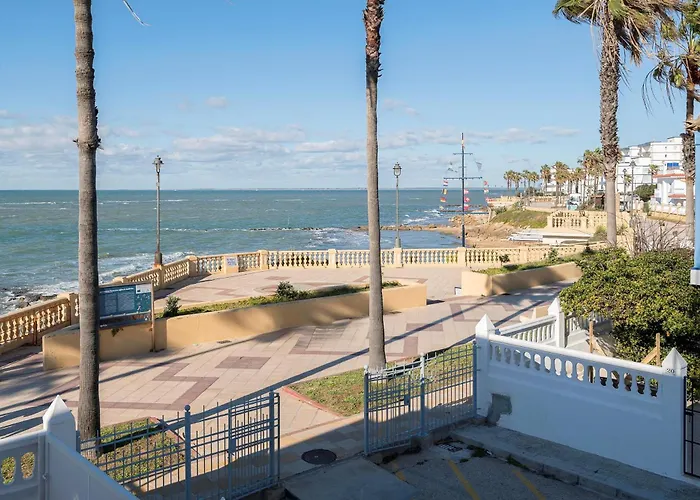 El Paseo Del Faro